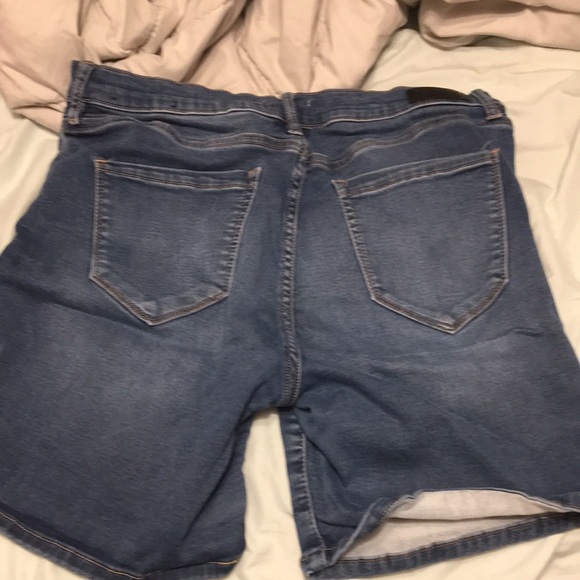 Size 11 long denim shorts. Soho high rise. Very comfy. - Picture 2 of 4